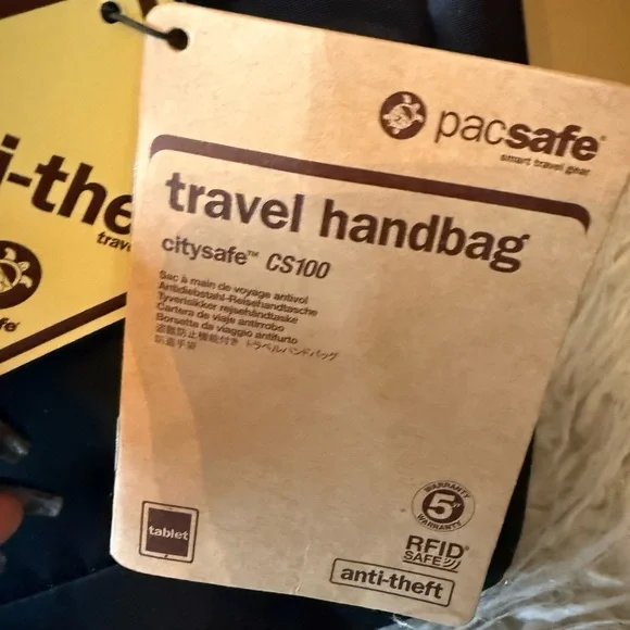 Pacsafe (Citysafe series)  NWT anti theft travel crossbody bag - Picture 3 of 7